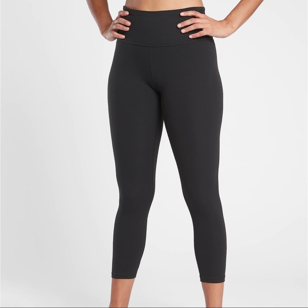 NWT Athleta Elation Capri in black